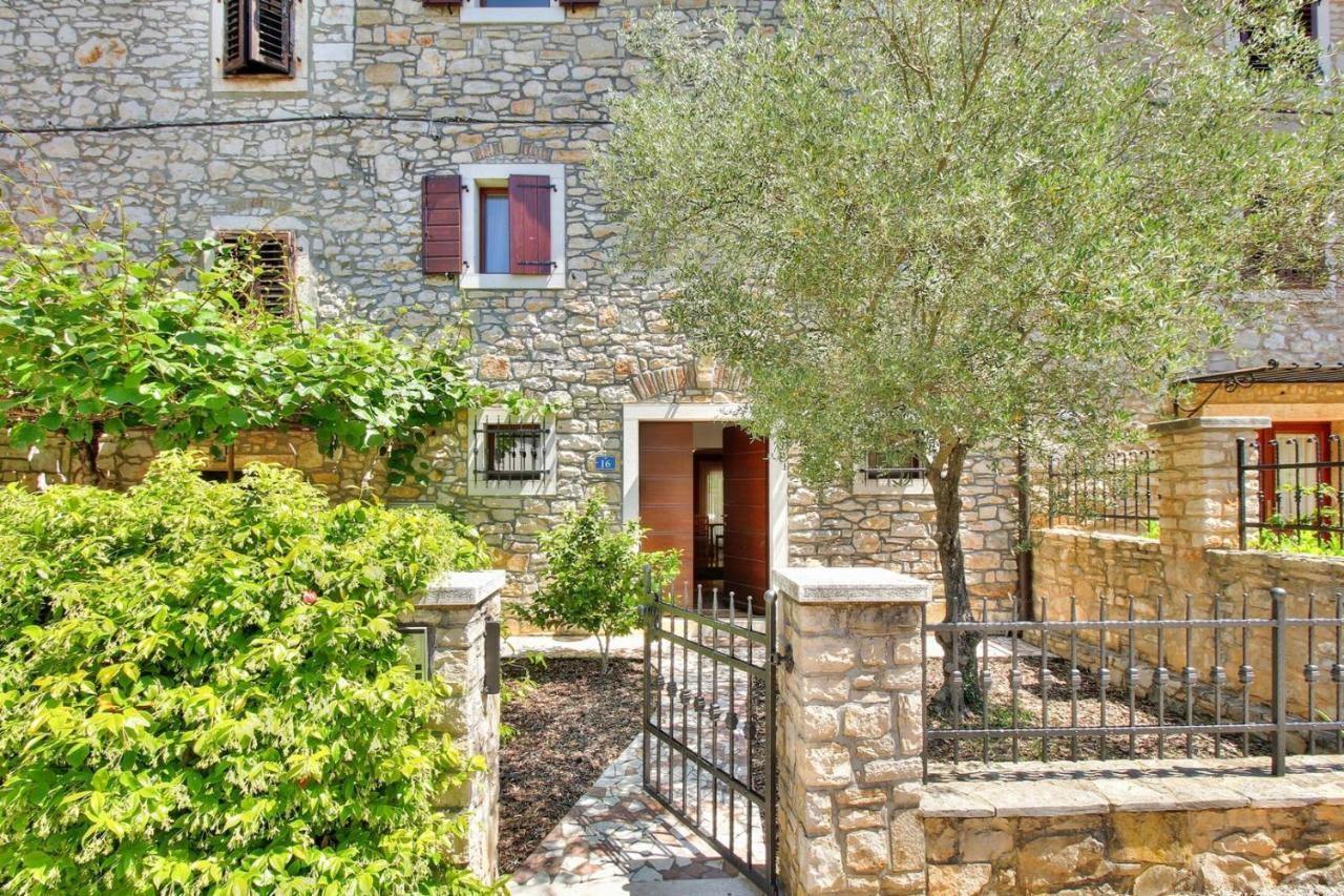 Villa Anthony With 3 Bedroom And Private Pool Near Umag Materada Екстериор снимка